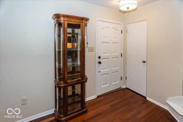 9317 Sherwood Lane, Indianapolis, IN 46240