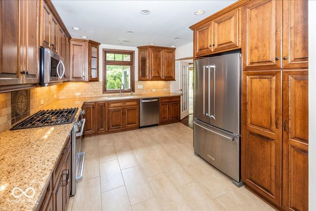 9317 Sherwood Lane, Indianapolis, IN 46240