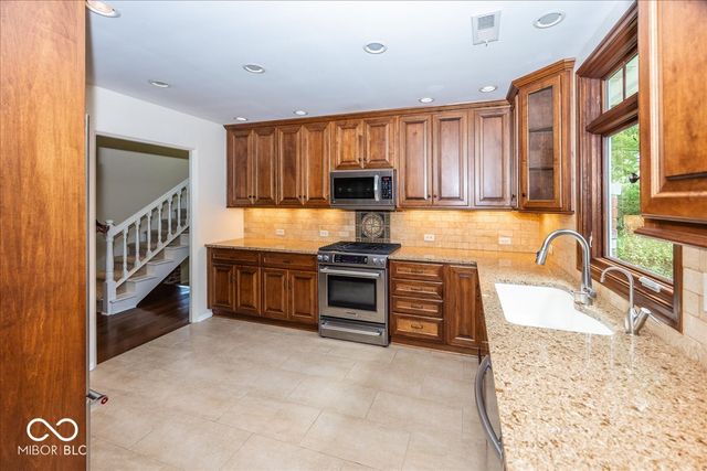 9317 Sherwood Lane, Indianapolis, IN 46240