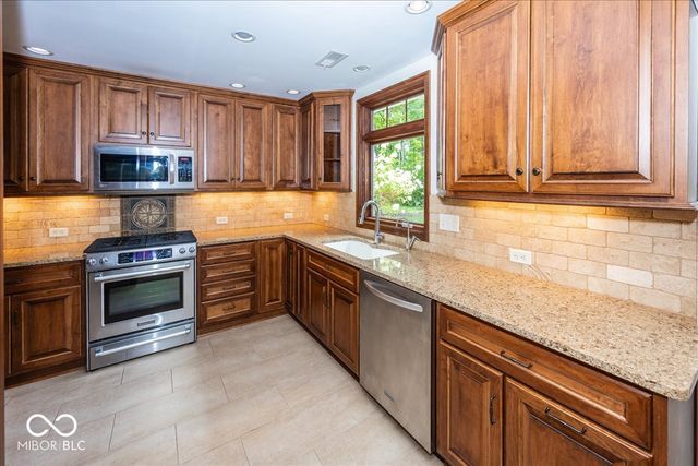 9317 Sherwood Lane, Indianapolis, IN 46240