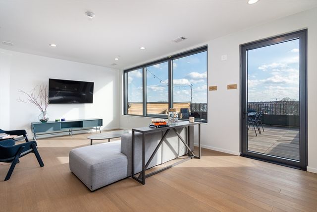 57 Quincy Shore Drive 502, Quincy, MA 02171