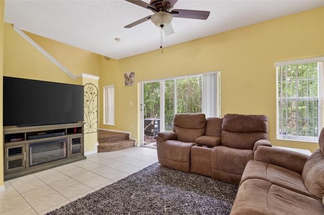 8467 CRYSTAL COVE LOOP, Kissimmee, FL 34747