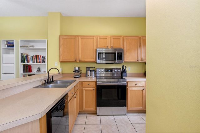 8467 CRYSTAL COVE LOOP, Kissimmee, FL 34747