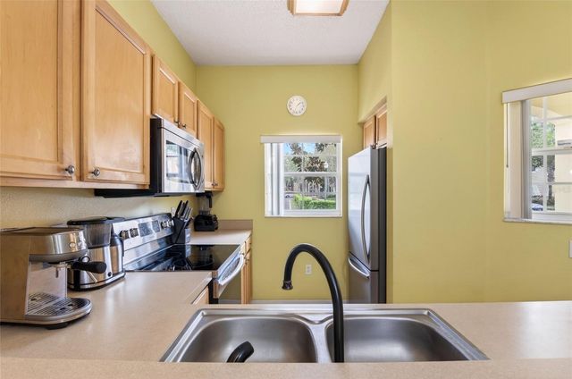 8467 CRYSTAL COVE LOOP, Kissimmee, FL 34747