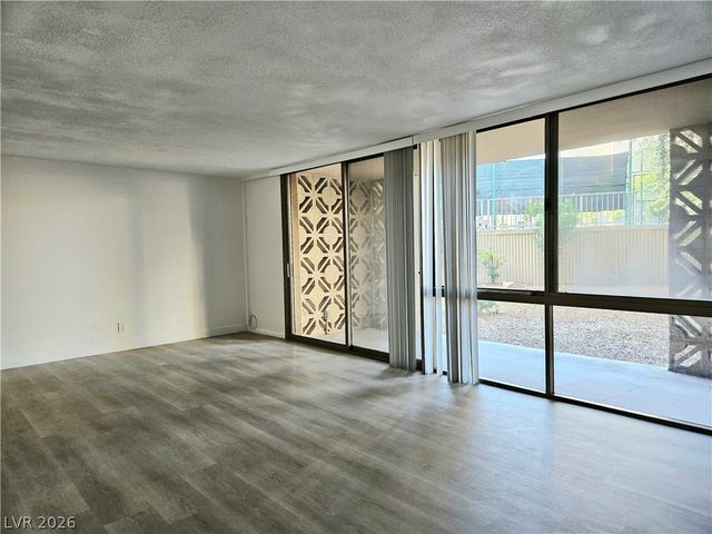 205 East Harmon Avenue 113, Las Vegas, NV 89169