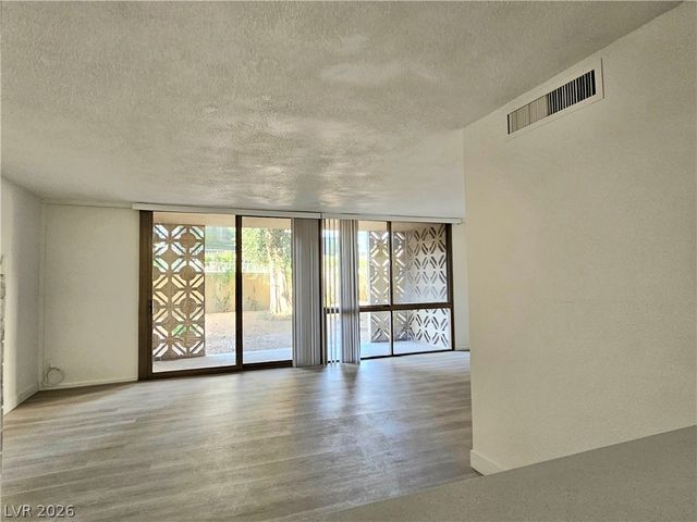 205 East Harmon Avenue 113, Las Vegas, NV 89169