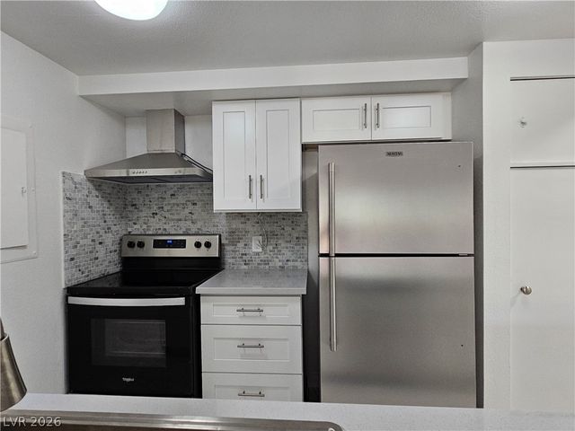 205 East Harmon Avenue 113, Las Vegas, NV 89169