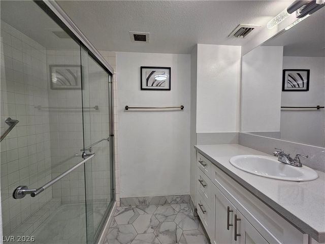 205 East Harmon Avenue 113, Las Vegas, NV 89169