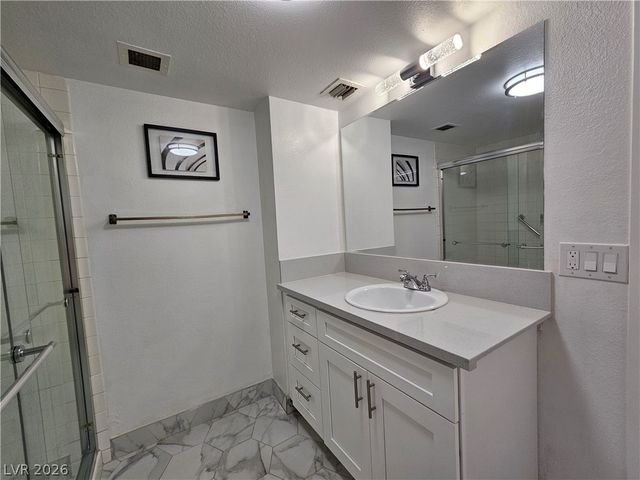 205 East Harmon Avenue 113, Las Vegas, NV 89169