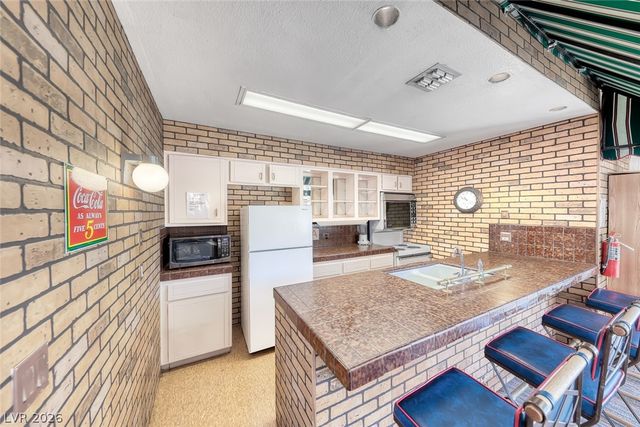 205 East Harmon Avenue 113, Las Vegas, NV 89169