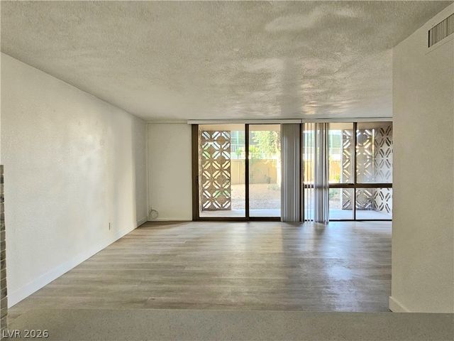 205 East Harmon Avenue 113, Las Vegas, NV 89169