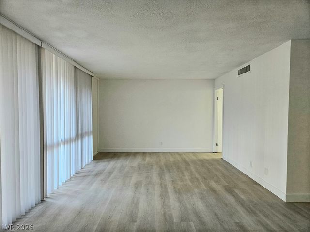 205 East Harmon Avenue 113, Las Vegas, NV 89169