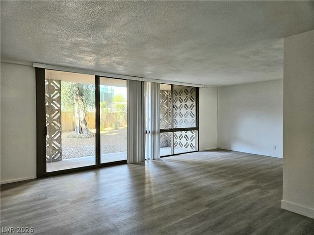 205 East Harmon Avenue 113, Las Vegas, NV 89169