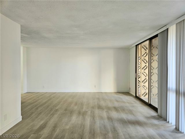 205 East Harmon Avenue 113, Las Vegas, NV 89169
