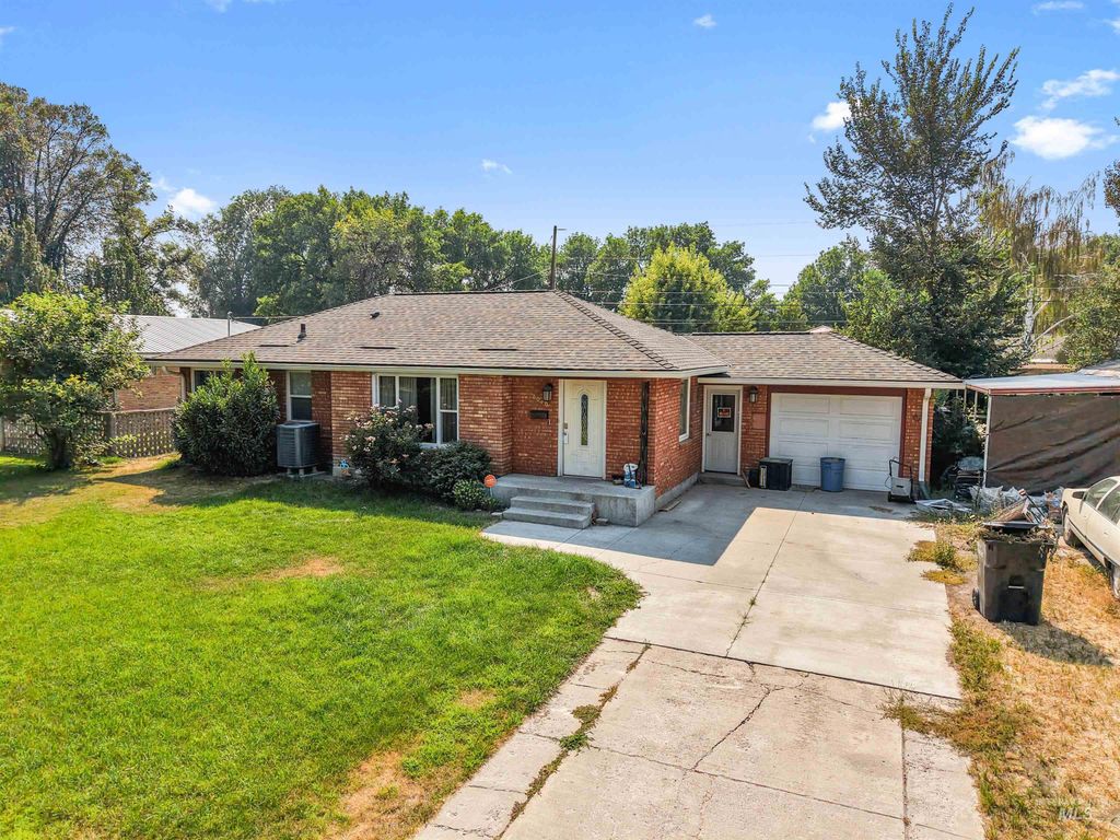 2040 Conant, Burley, ID 83318 photo 1