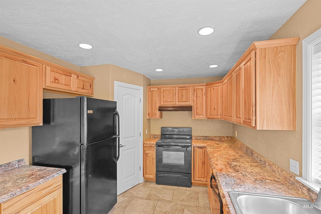 2040 Conant, Burley, ID 83318 photo 2
