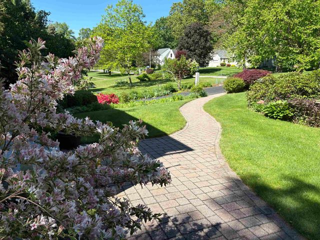 22 Erik Street, Merrimack, NH 03054
