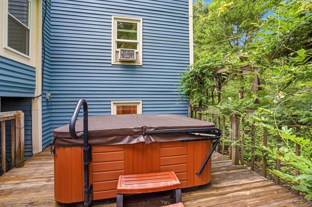 22 Erik Street, Merrimack, NH 03054