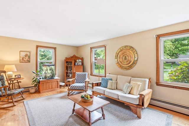 22 Erik Street, Merrimack, NH 03054