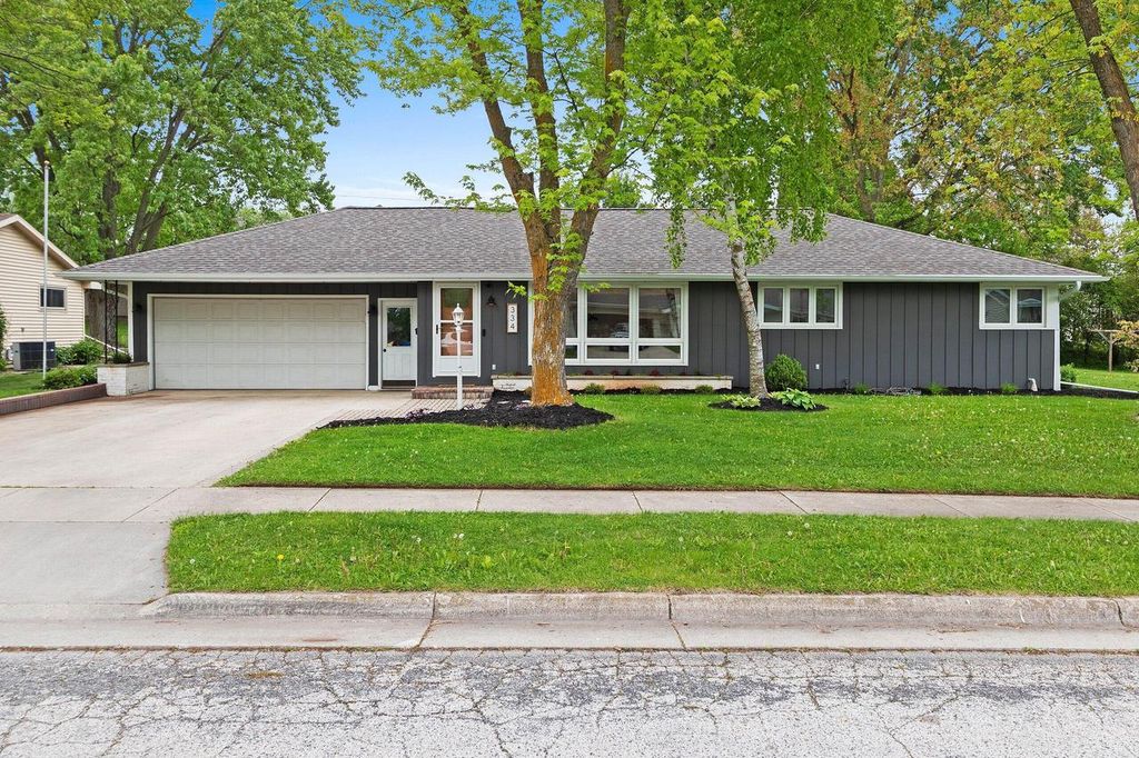334 Lee AVENUE, Brillion, WI 54110