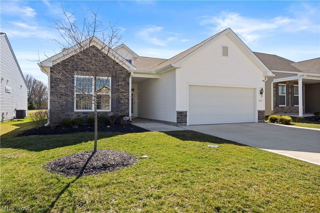 605 Cedar Crest Drive, Elyria, OH 44035