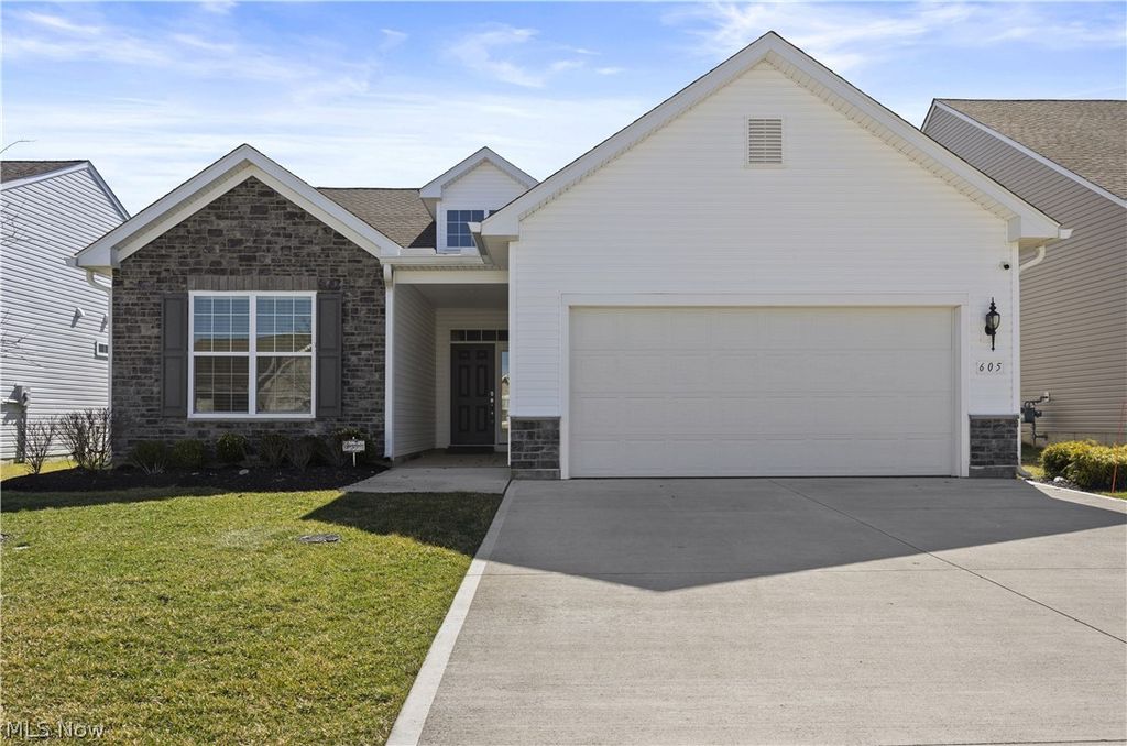 605 Cedar Crest Drive, Elyria, OH 44035