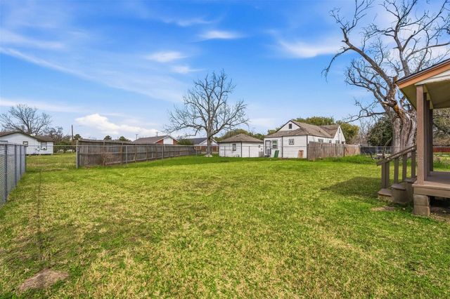 7215 Apache Street, Houston, TX 77028