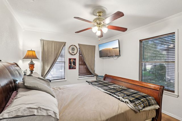 408 Harrison Lane, Hurst, TX 76053