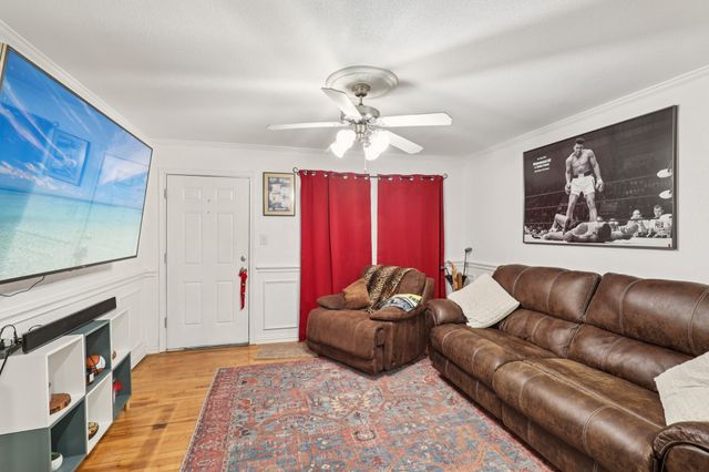 408 Harrison Lane, Hurst, TX 76053