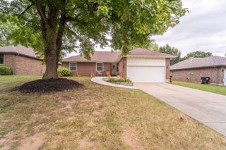 3759 West Edgewood Street, Springfield, MO 65807