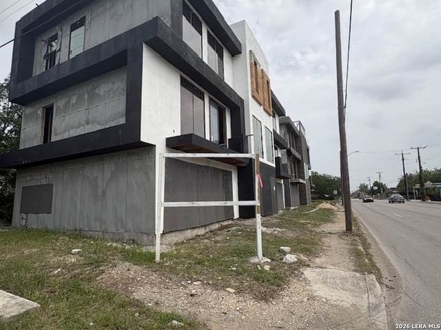 412 S HACKBERRY ST, San Antonio, TX 78203