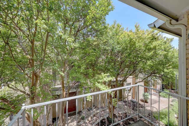 802 Banister LN 802, Austin, TX 78704