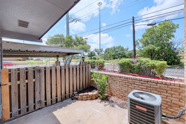 802 Banister LN 802, Austin, TX 78704
