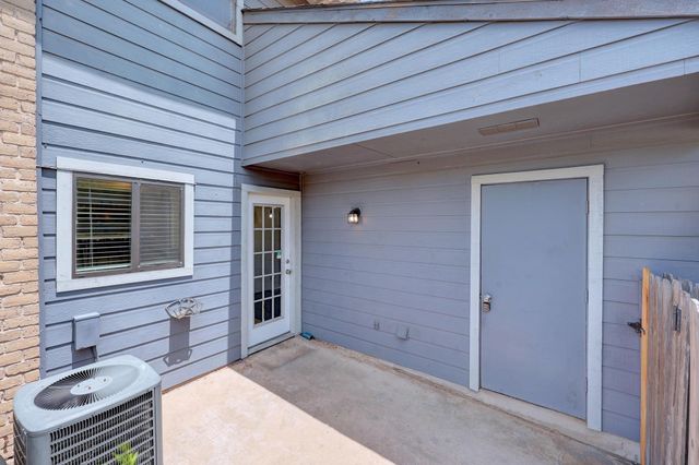 802 Banister LN 802, Austin, TX 78704