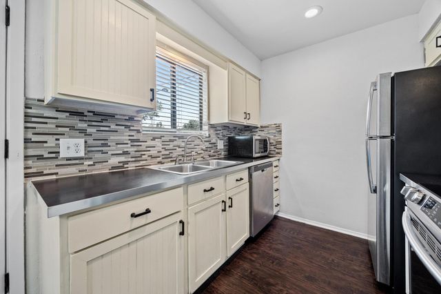 802 Banister LN 802, Austin, TX 78704