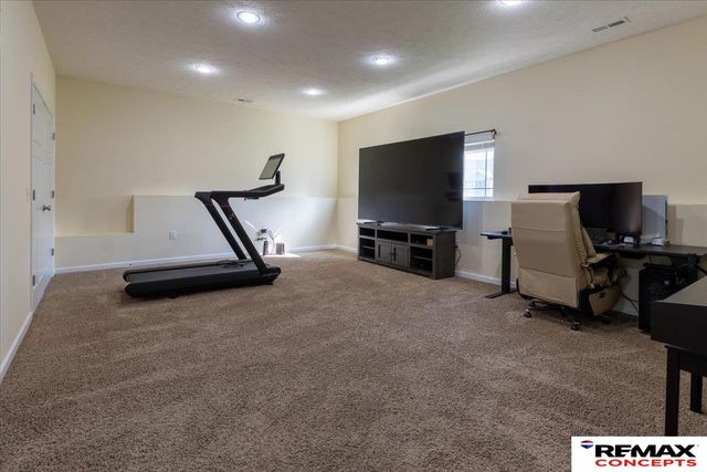 8307 Ryley Lane, Lincoln, NE 68512