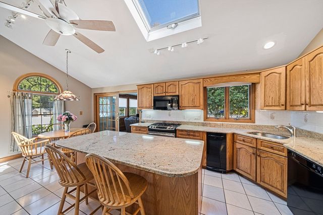 86 Damon Rd, Rockland, MA 02370