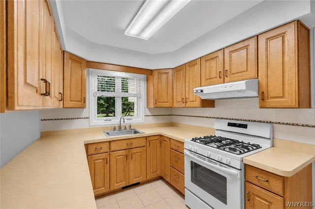 15 Inverness Circle, Amherst, NY 14051