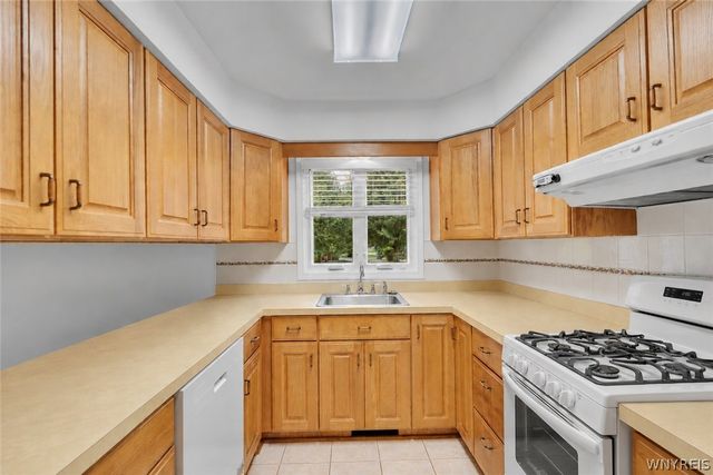 15 Inverness Circle, Amherst, NY 14051