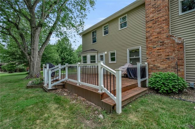 15 Inverness Circle, Amherst, NY 14051
