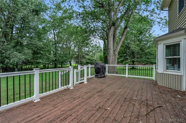 15 Inverness Circle, Amherst, NY 14051