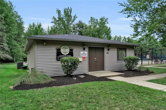 15 Inverness Circle, Amherst, NY 14051