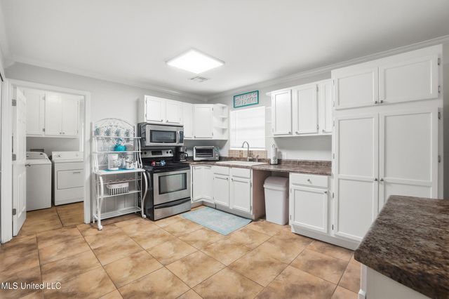 10064 Everest Street, Bay Saint Louis, MS 39520