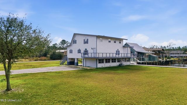 10064 Everest Street, Bay Saint Louis, MS 39520