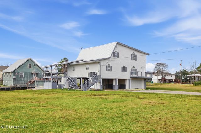 10064 Everest Street, Bay Saint Louis, MS 39520