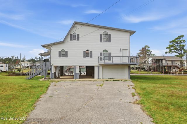 10064 Everest Street, Bay Saint Louis, MS 39520