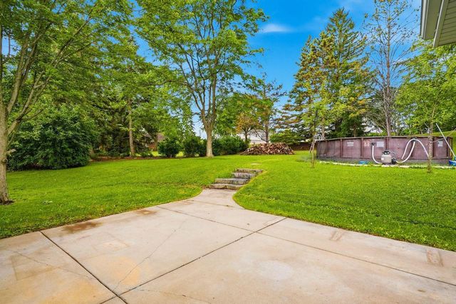 3971 S 118th STREET, Greenfield, WI 53228