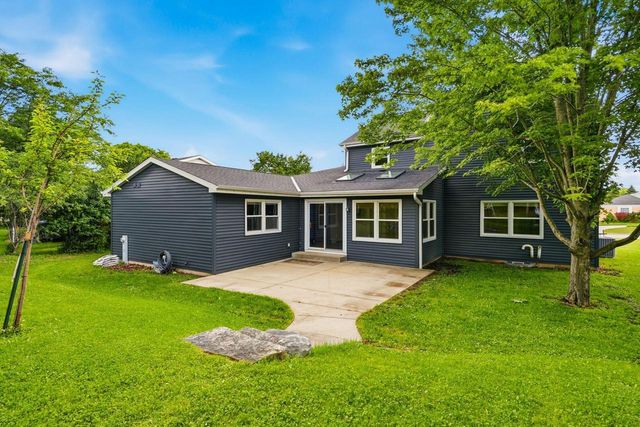 3971 S 118th STREET, Greenfield, WI 53228