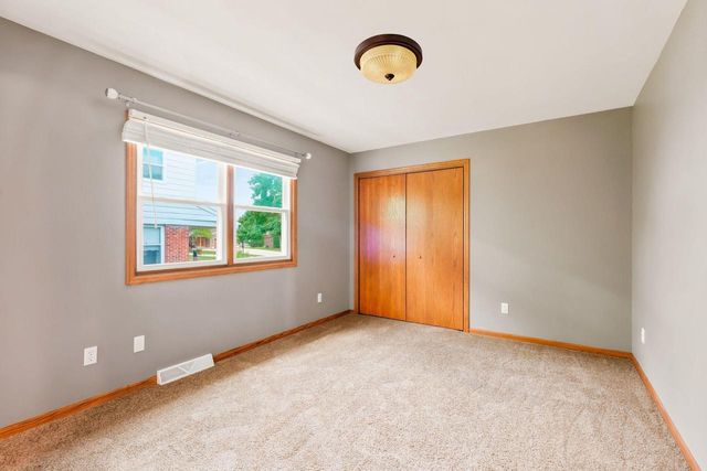 3971 S 118th STREET, Greenfield, WI 53228