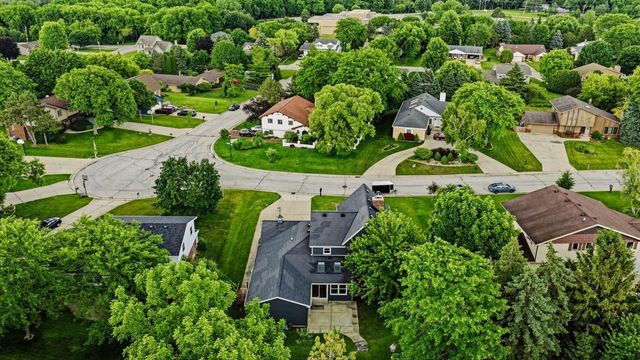 3971 S 118th STREET, Greenfield, WI 53228